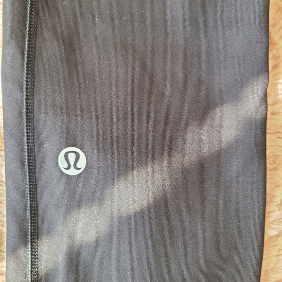 Lululemon Speed Up Tight Size 2, 31" inseam - Picture 7 of 7